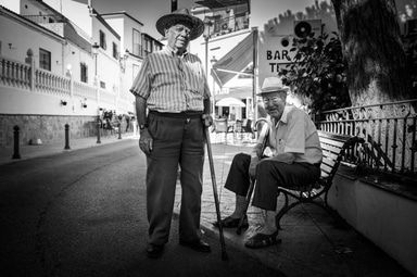 Depresia la vârstnici: cauze, simptome și impactul pensionarii pe caz de boală